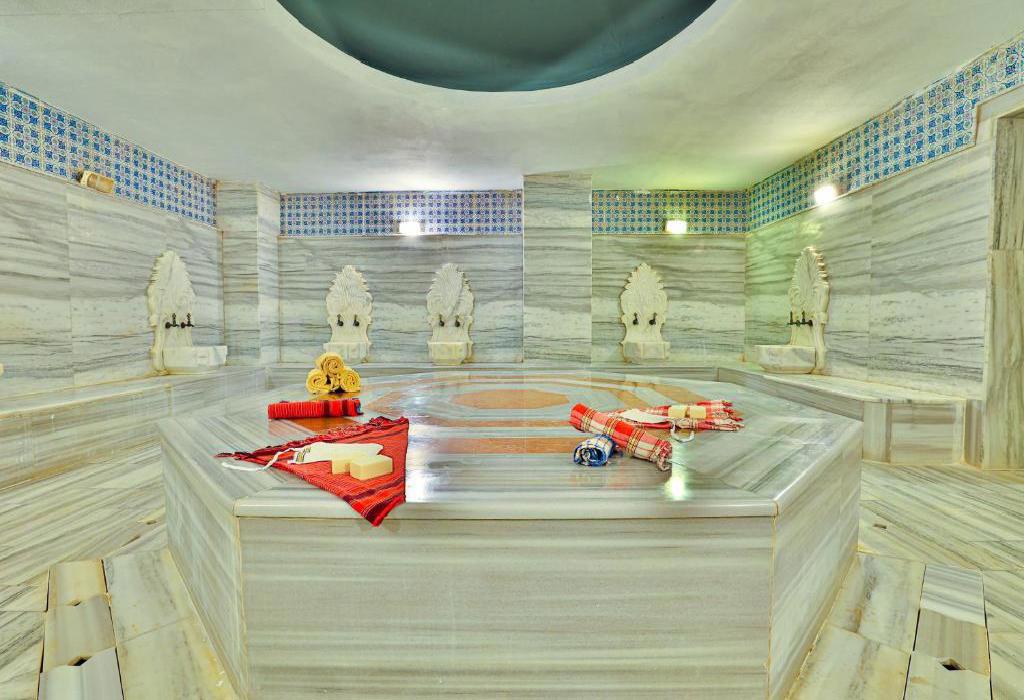 Hotel Crystal Aura Beach Resort & Spa