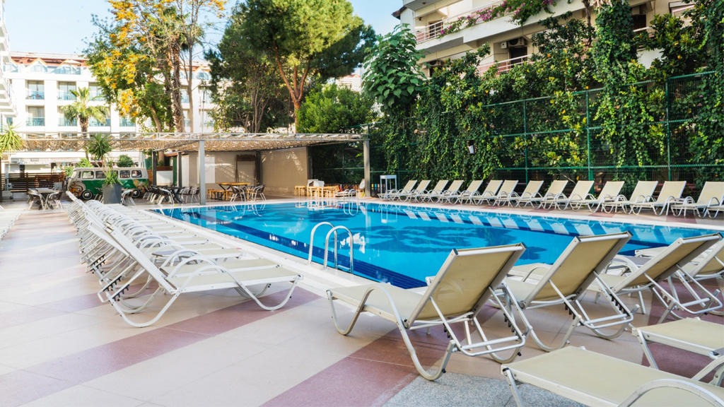 Hotel Emre Beach