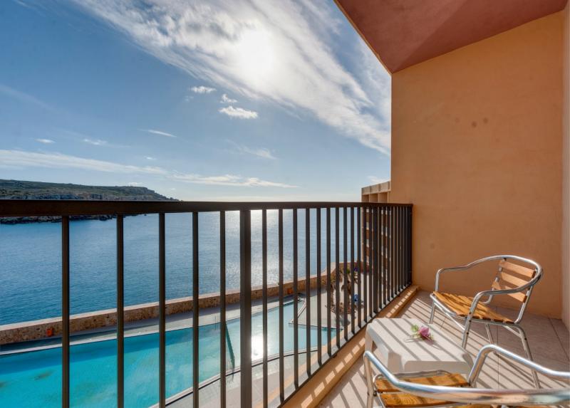 Paradise Bay Hotel