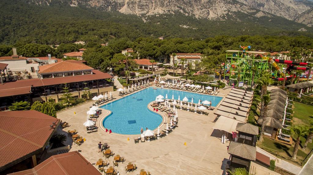 Hotel Crystal Flora Beach Resort