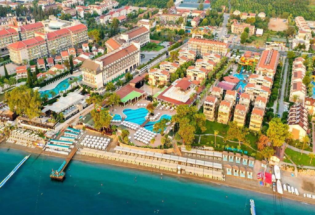 Hotel Crystal Aura Beach Resort & Spa