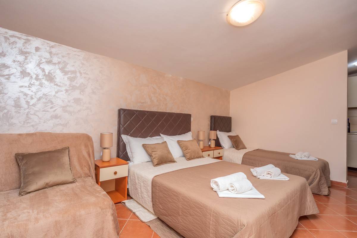 Studio-apartmani Lara