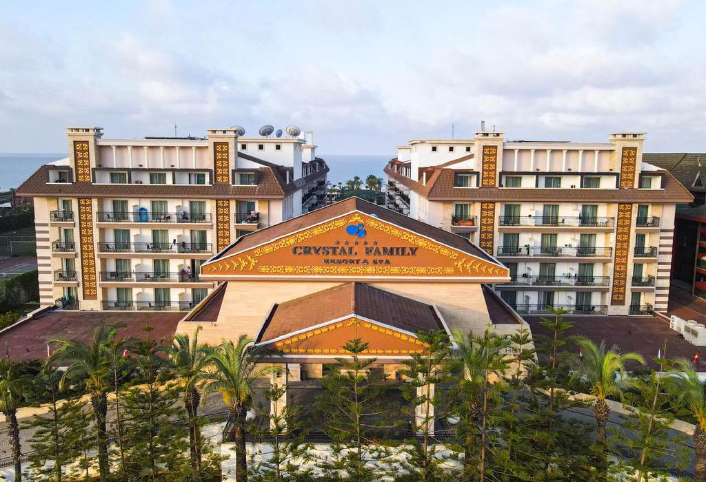 Hotel Crystal Family Resort & Spa 