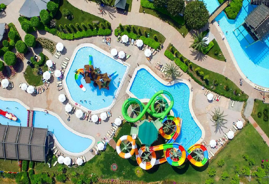 Limak Lara De Luxe Hotel & Resort