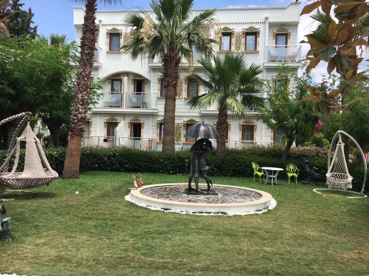 Golden Beach Resort & Spa