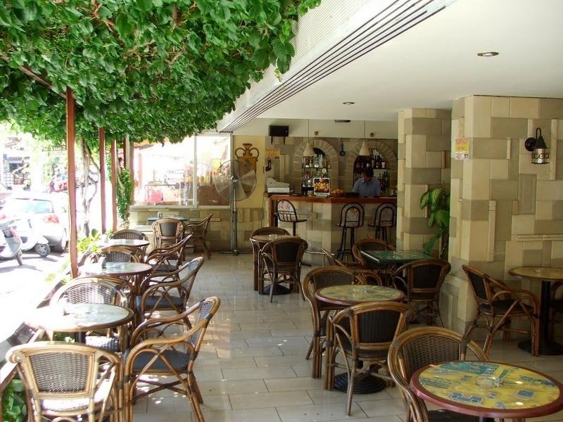 Carina Hotel