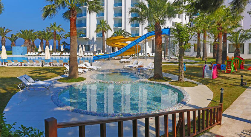 Le Bleu Hotel and Resort