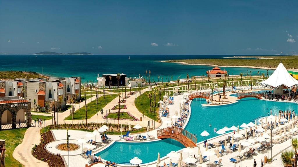 Aquasis De Luxe Resort & Spa