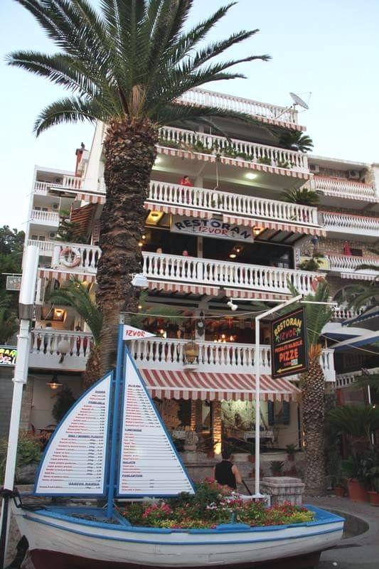 Vila - Restoran Izvor