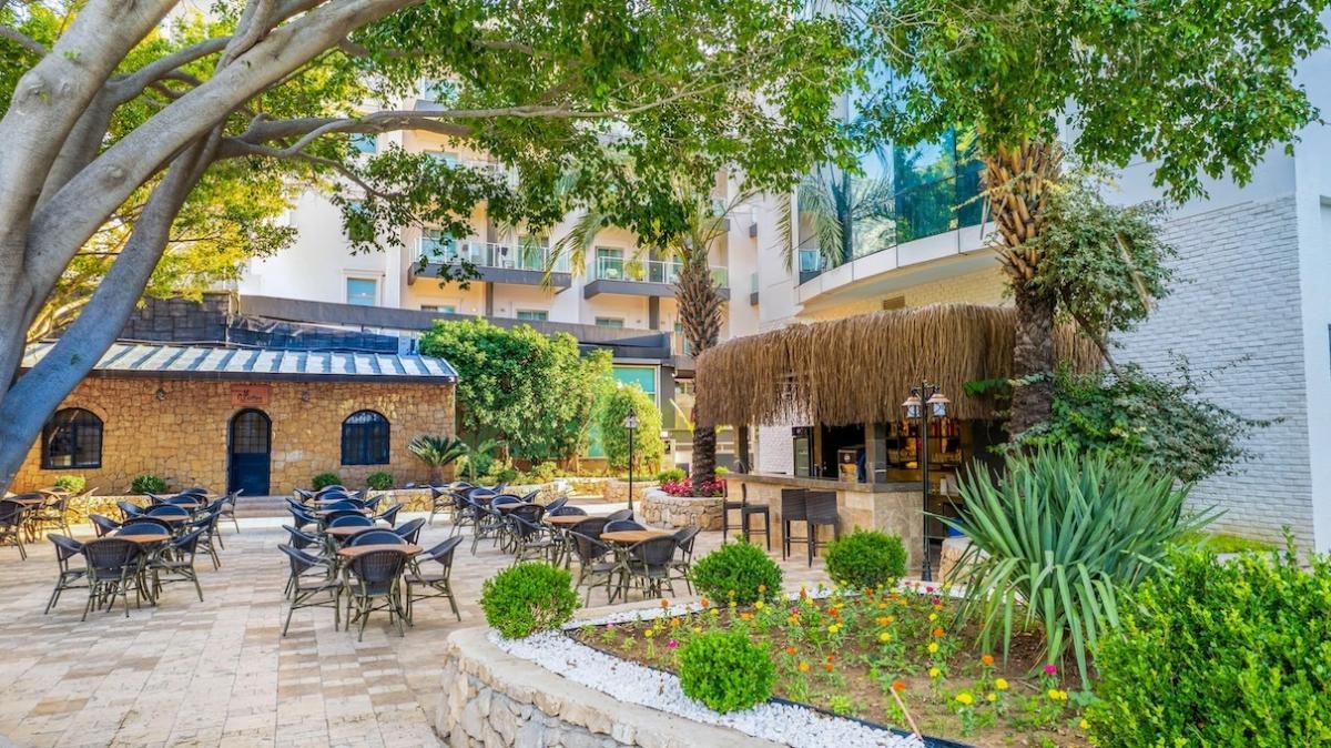 Sunland Resort Hotel