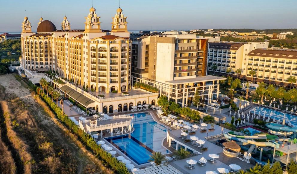 Jadore Deluxe Hotel and Spa