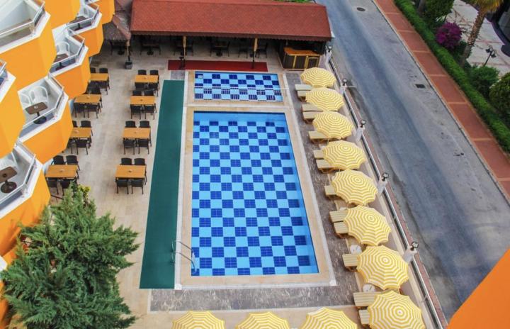 Yaman Life Hotel