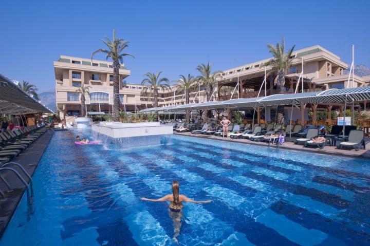 Crystal De Luxe Resort and Spa