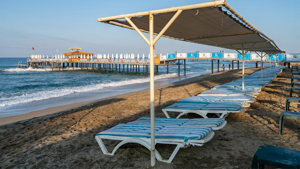 Palmeras Beach Hotel
