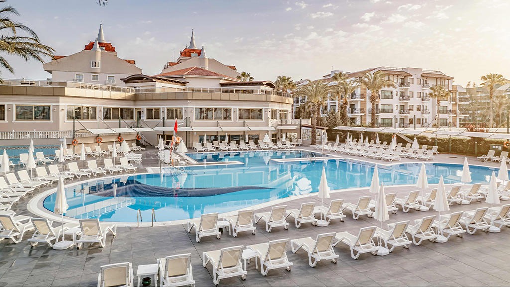 Aydinbey Famous Resort