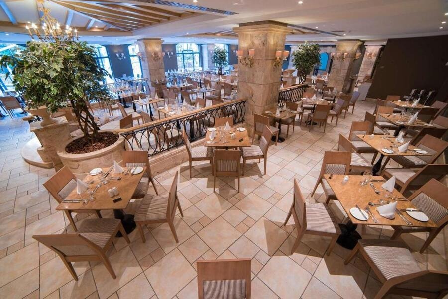 Maritim Antonine Hotel