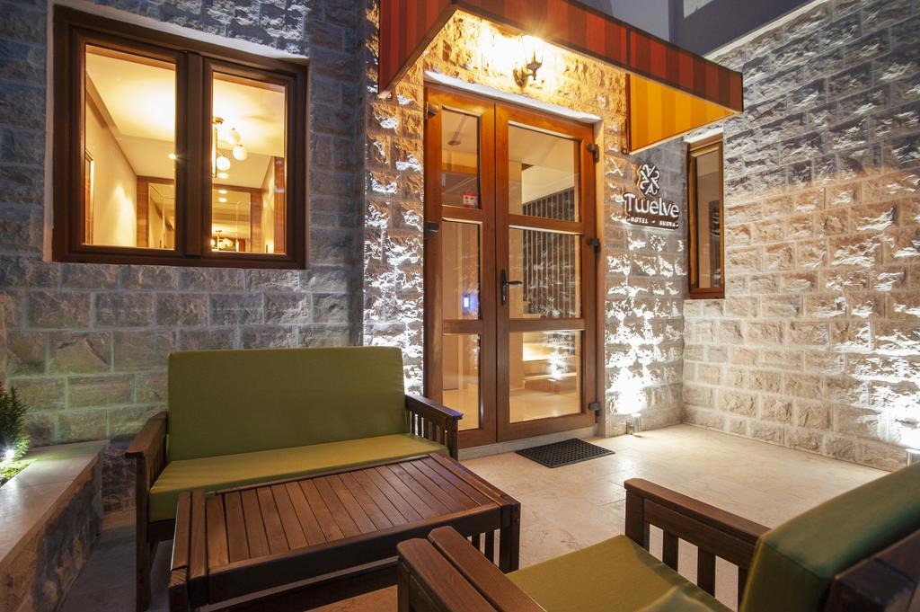 Hotel Twelve