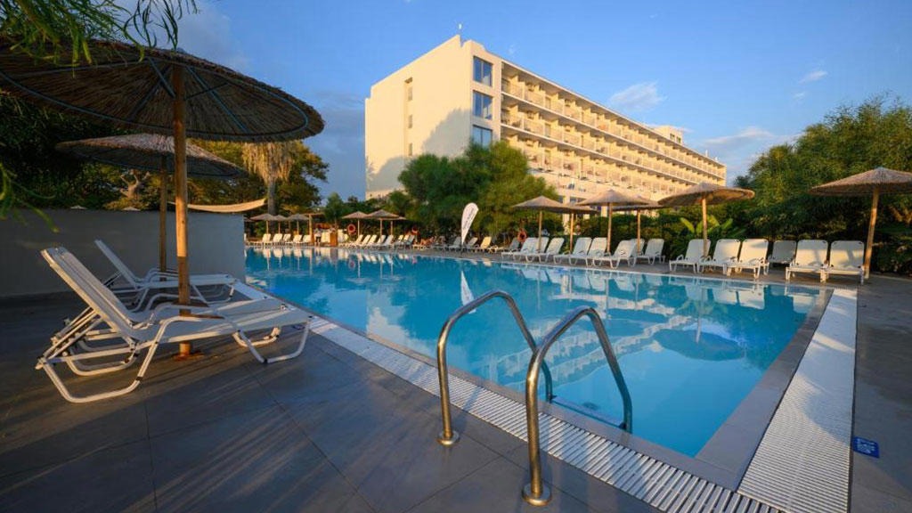 Ninos Grand Hotel & Resort