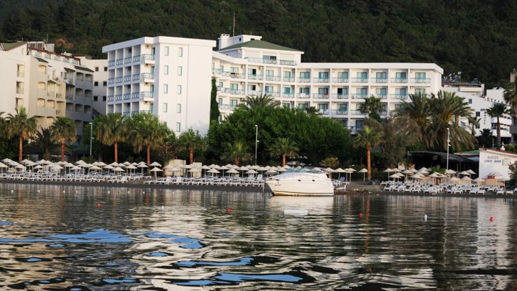 Tropical Beach Hotel