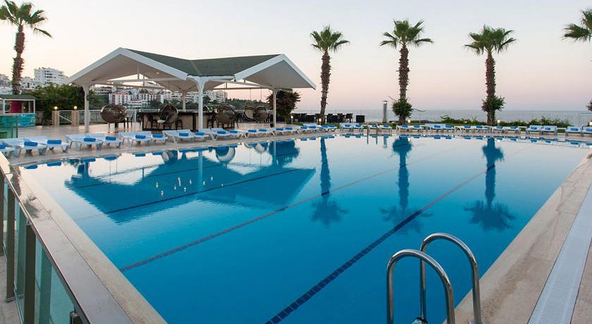 Falcon Hotel