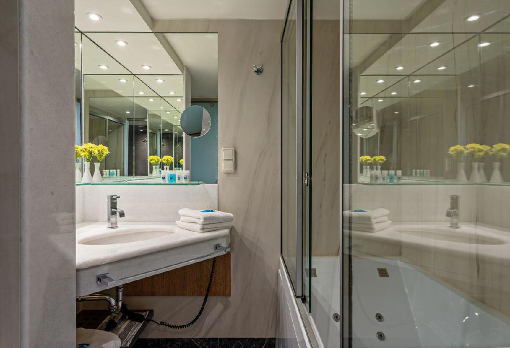 Kyma Suites Beach Hotel