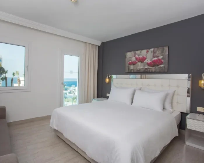 Le Bleu Hotel