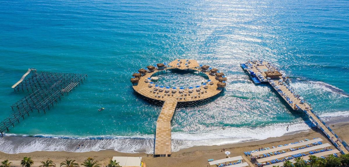 Blue Marlin Deluxe Spa & Resort