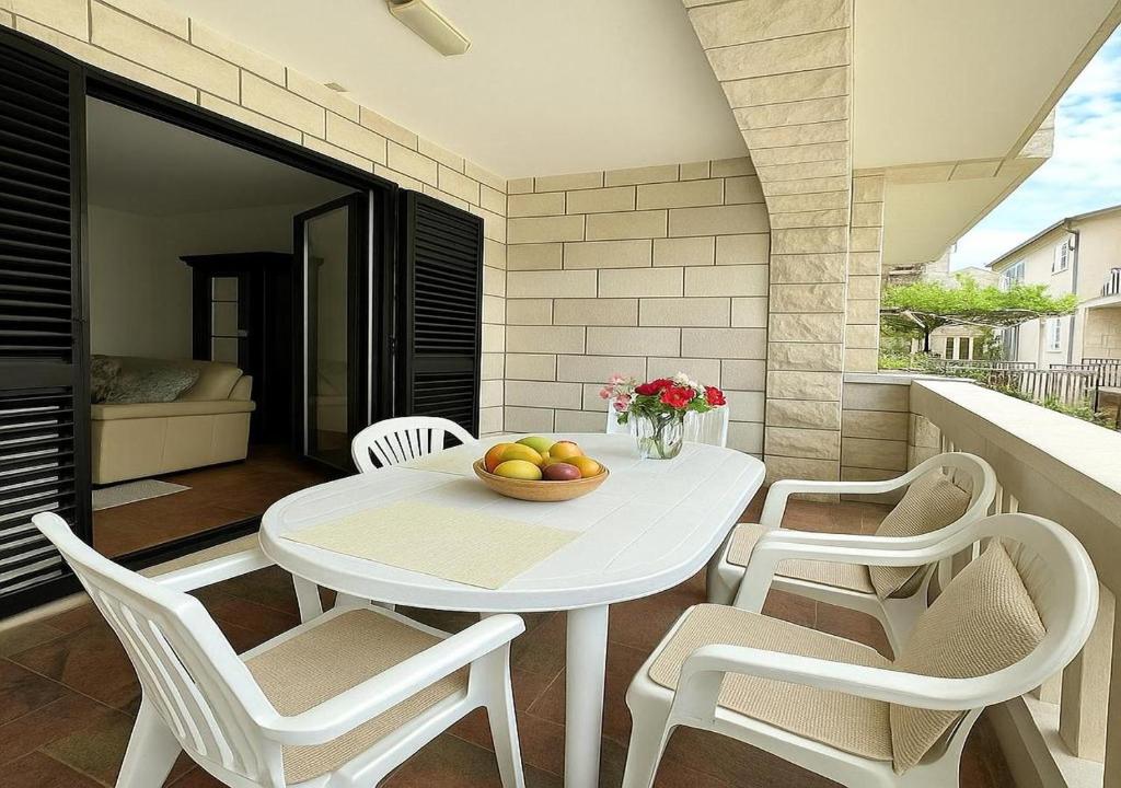 Vila Mirjana