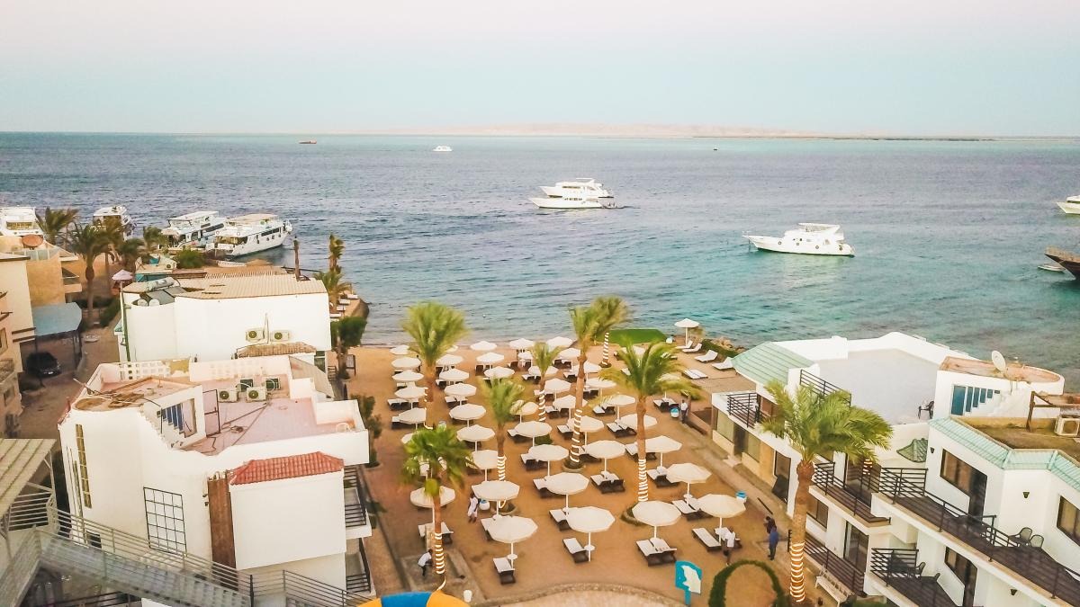 La Rosa Waves Resort
