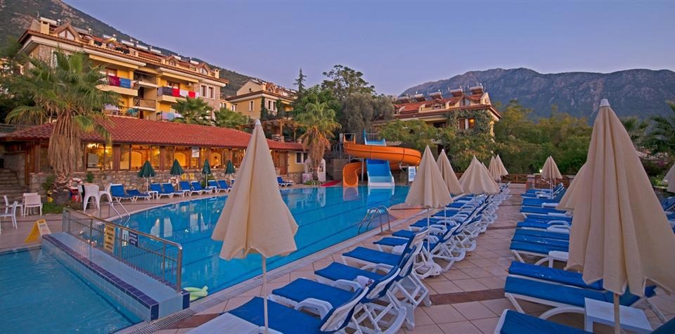 Perdikia Hill Family Resort