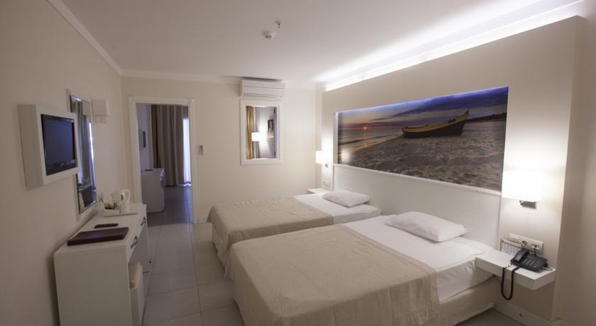 Hotel Batihan Beach Resort and Spa