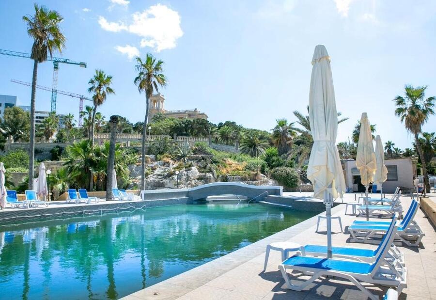 Beach Garden Hotel
