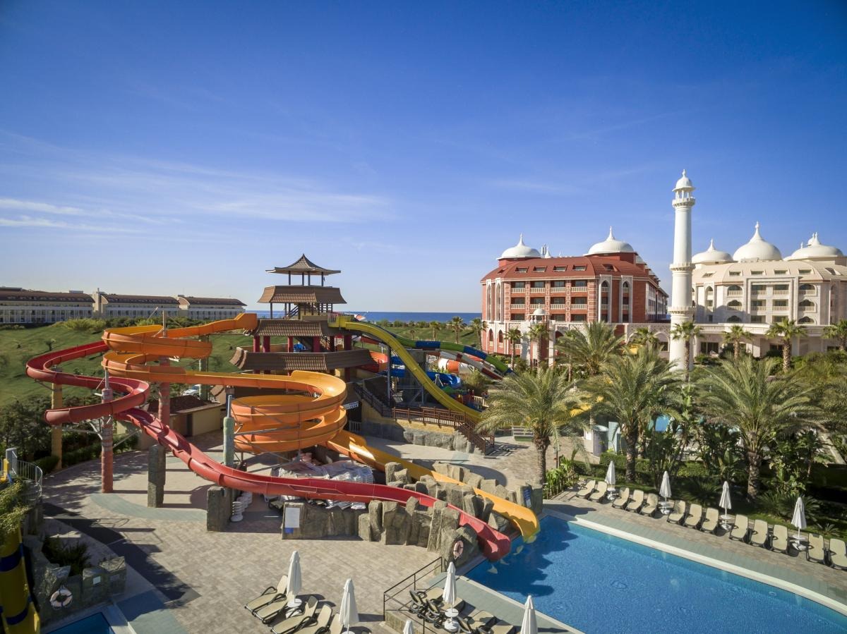 Royal Dragon Hotel