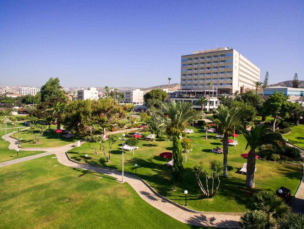 Hotel St. Raphael Resort