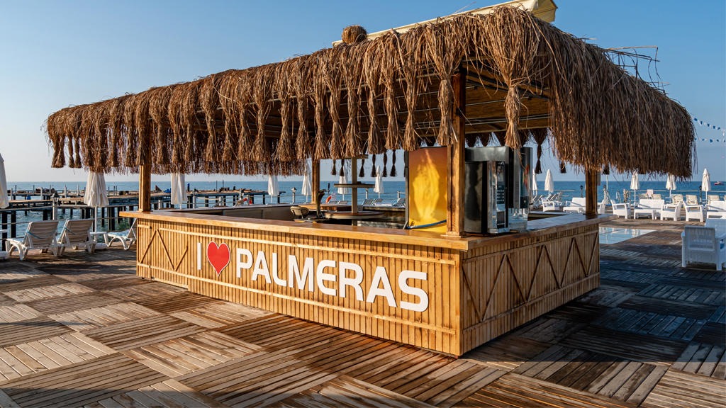 Palmeras Beach Hotel