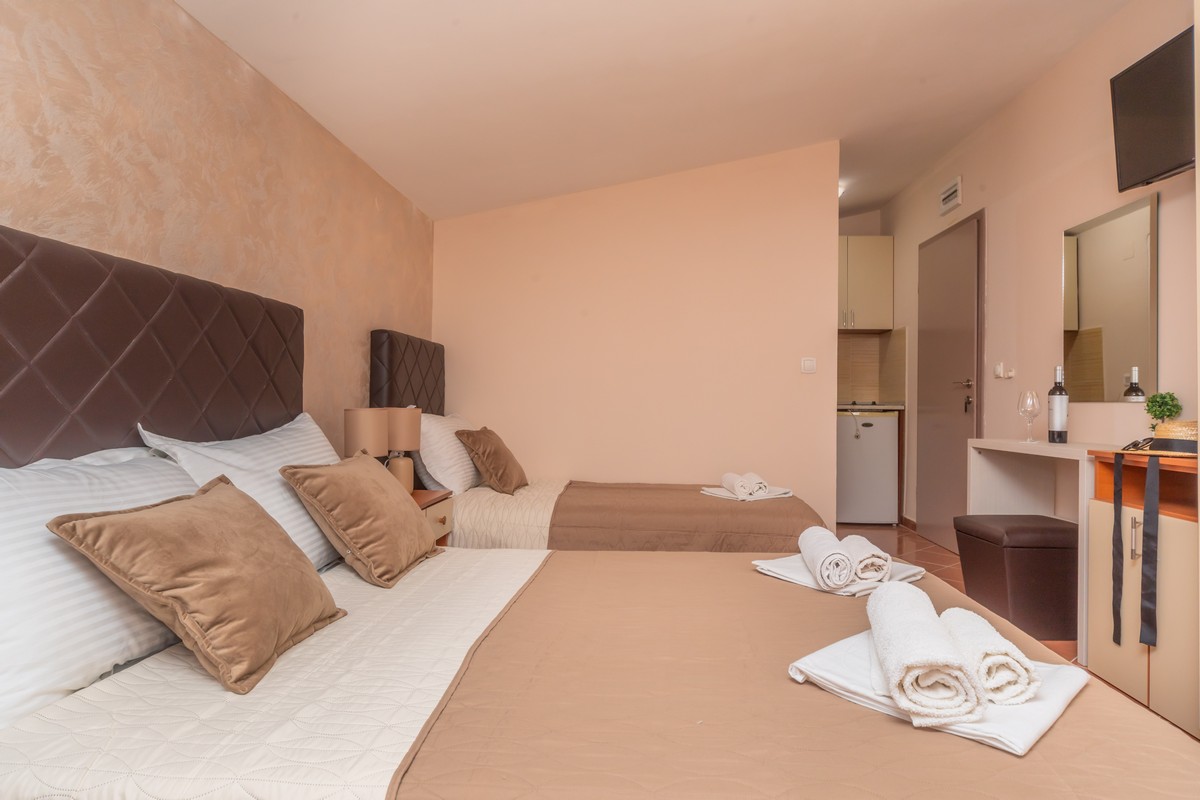Studio-apartmani Lara