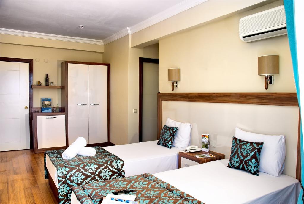 Hotel Flora Suites