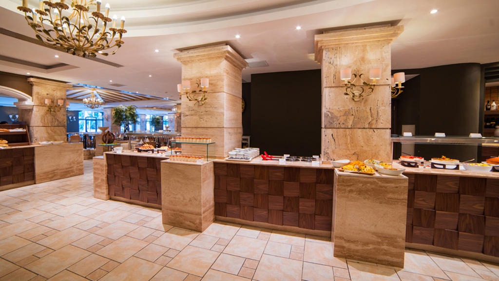 Maritim Antonine Hotel