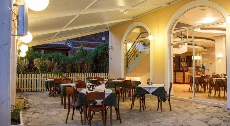 Govino Bay Hotel