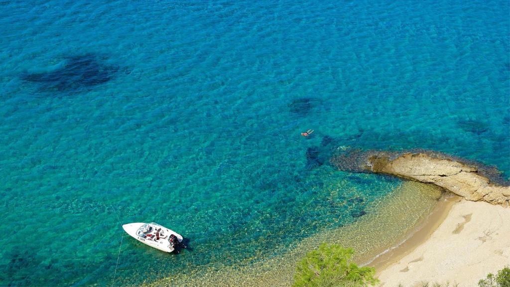 Kamari Beach Hotel