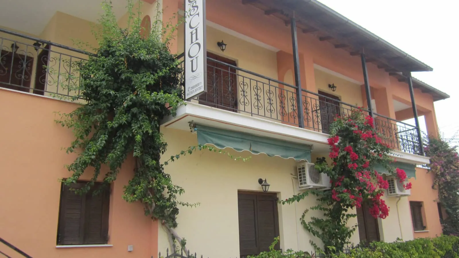 Vila Moschos