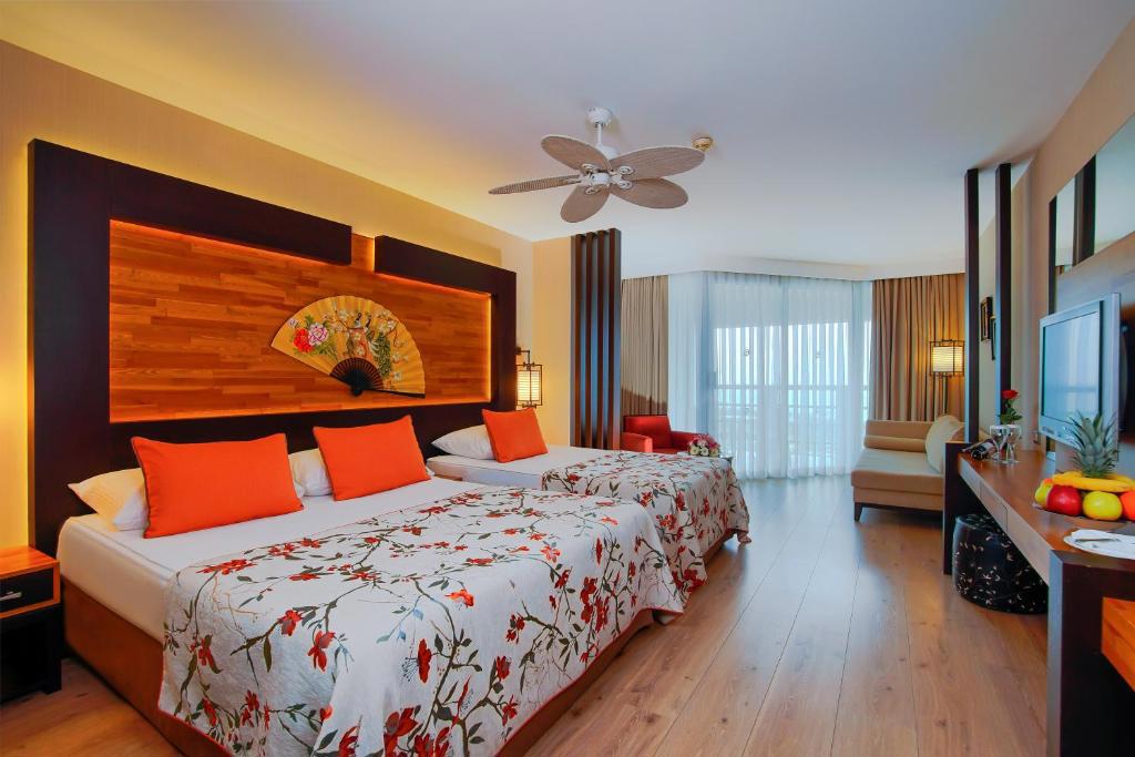 Limak Lara Deluxe Hotel and Resort