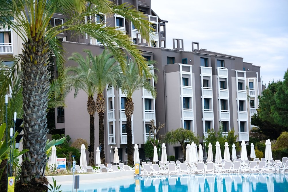 Hotel Paloma Peirissia