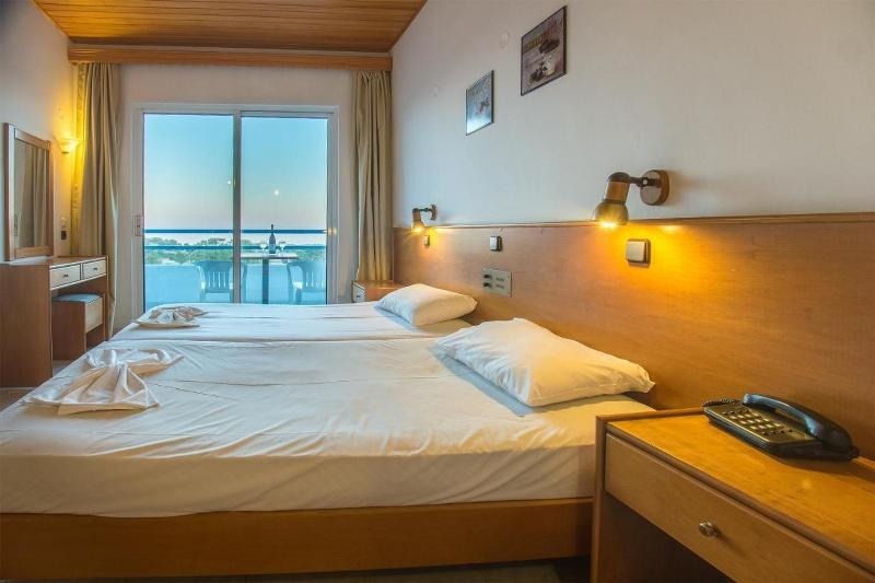 Carina Hotel