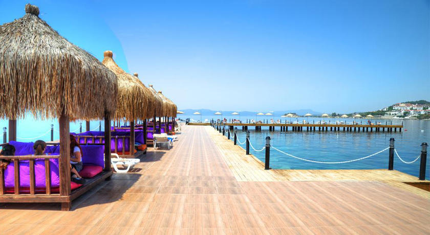 Le Bleu Hotel and Resort
