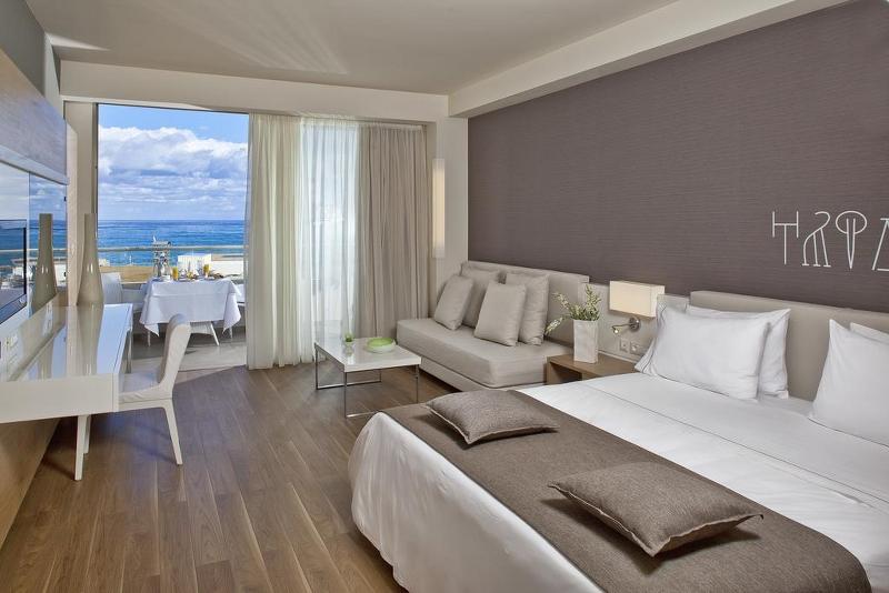 Hotel Avra Imperial Beach Resort & Spa