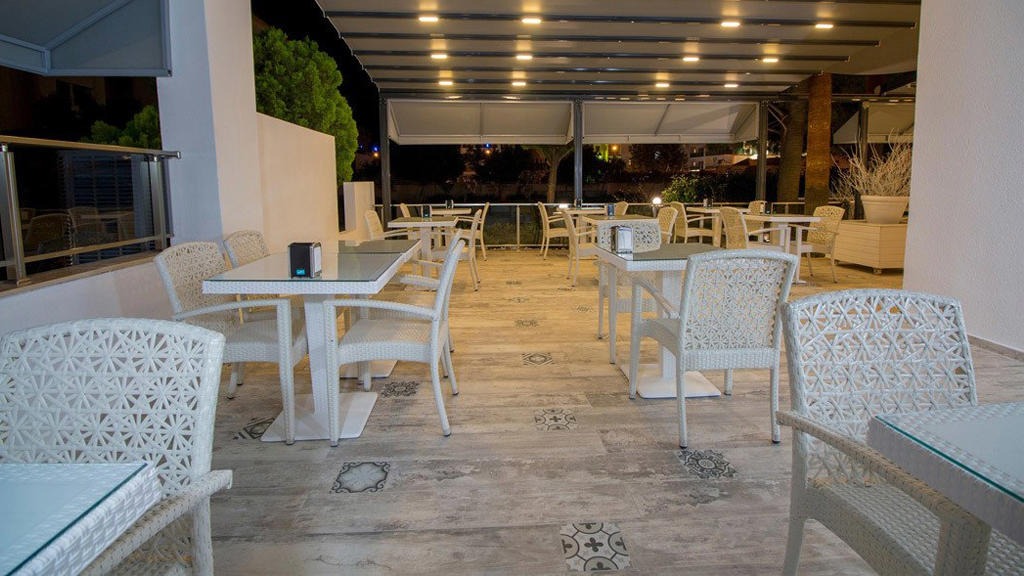 Supreme Beach Hotel