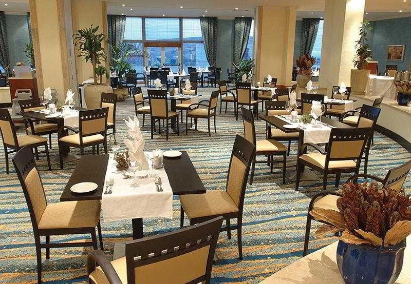 Radisson Blu Golden Sands Resort