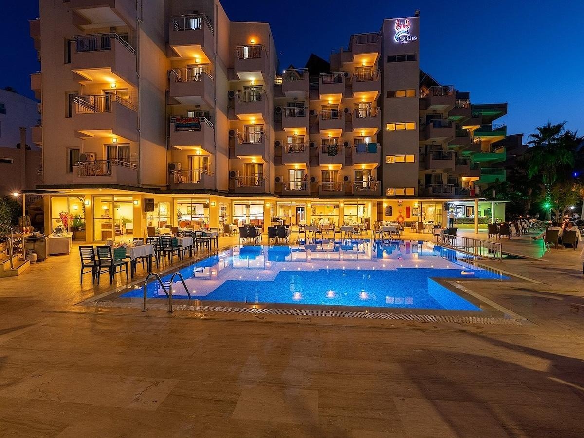 Viking Nona Beach Hotel