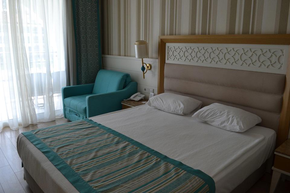 Karmir Resort